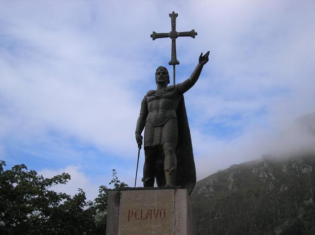 [Imagen: 34316-covadonga-monumento-al-rey-pelayo.jpg]